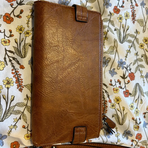 Brown Snap Closure Wallet/Wristlet - Picture 1 of 7